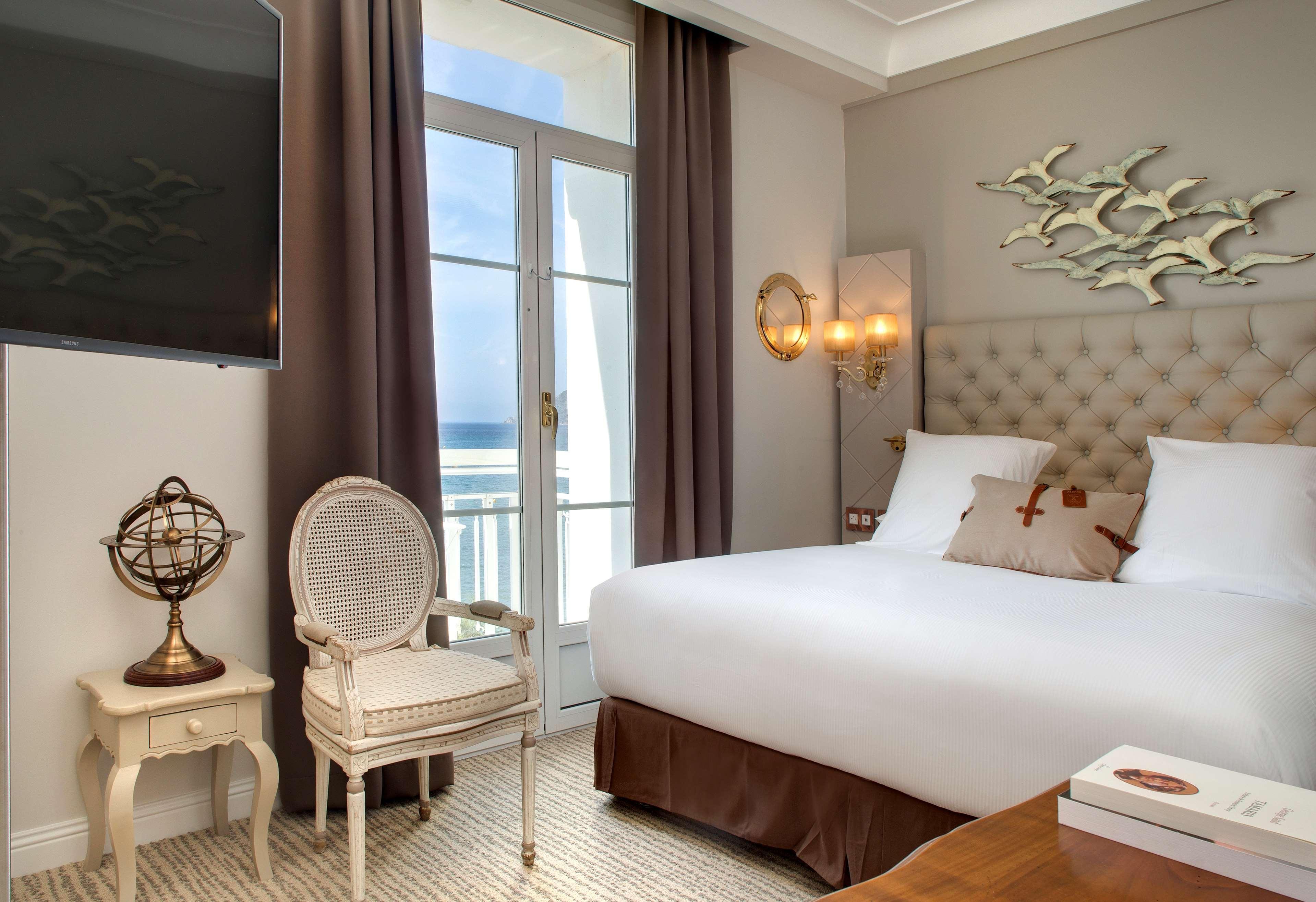 Grand Hotel Des Sablettes Plage, Curio Collection By Hilton La Seyne-sur-Mer Esterno foto