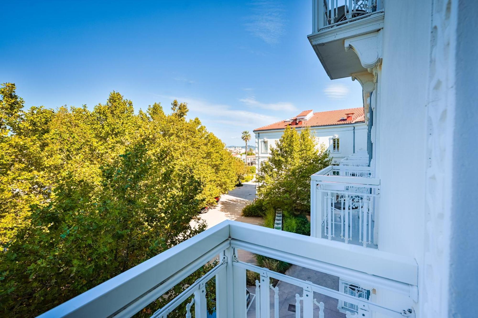 Grand Hotel Des Sablettes Plage, Curio Collection By Hilton La Seyne-sur-Mer Esterno foto