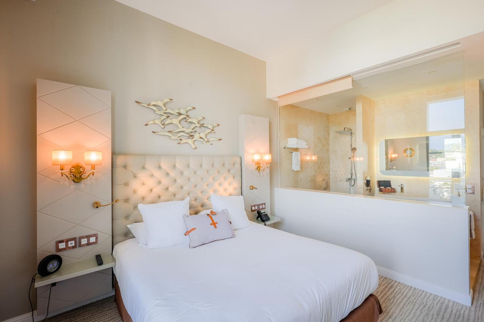 Grand Hotel Des Sablettes Plage, Curio Collection By Hilton La Seyne-sur-Mer Esterno foto