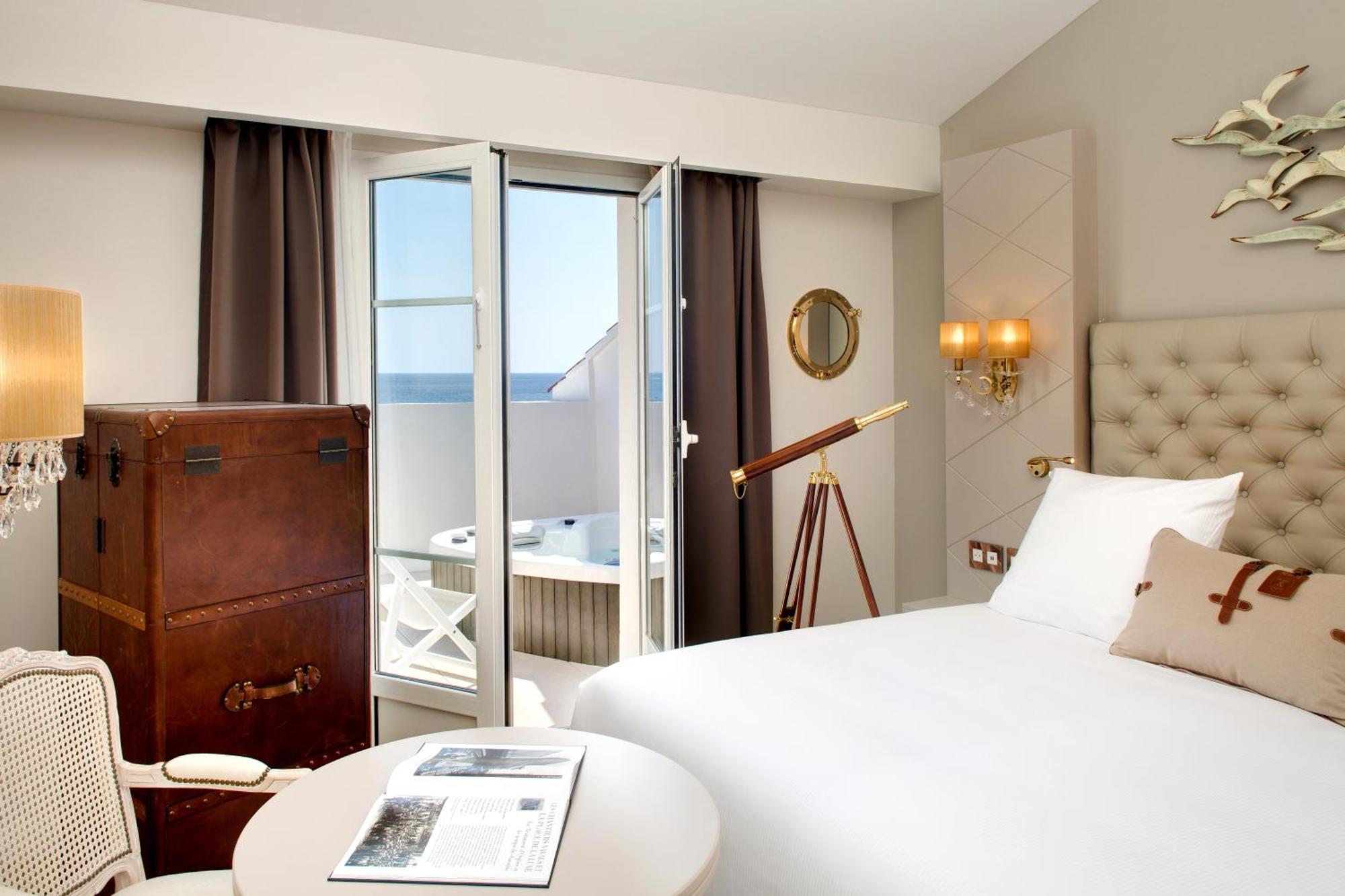 Grand Hotel Des Sablettes Plage, Curio Collection By Hilton La Seyne-sur-Mer Esterno foto