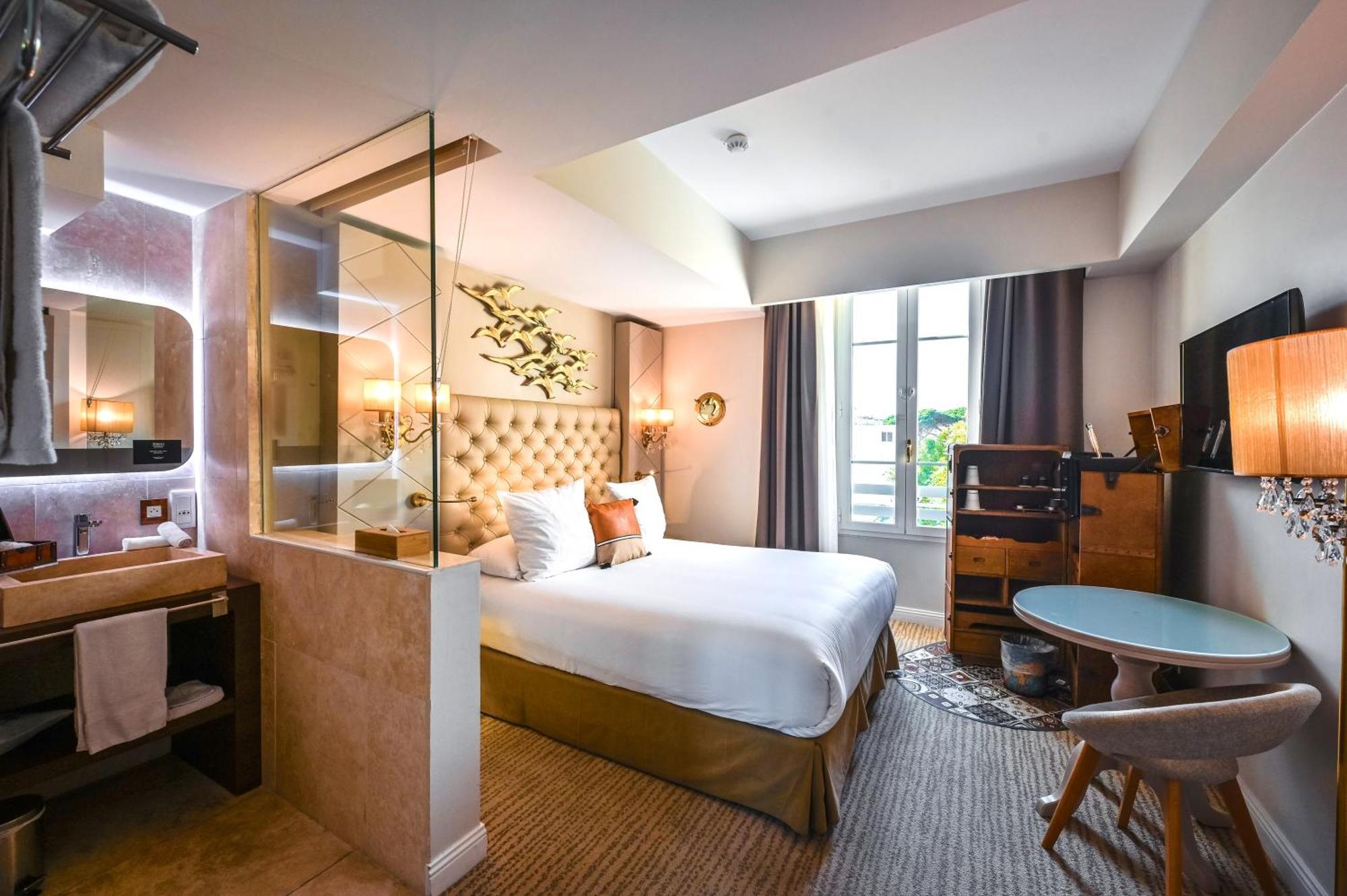 Grand Hotel Des Sablettes Plage, Curio Collection By Hilton La Seyne-sur-Mer Esterno foto