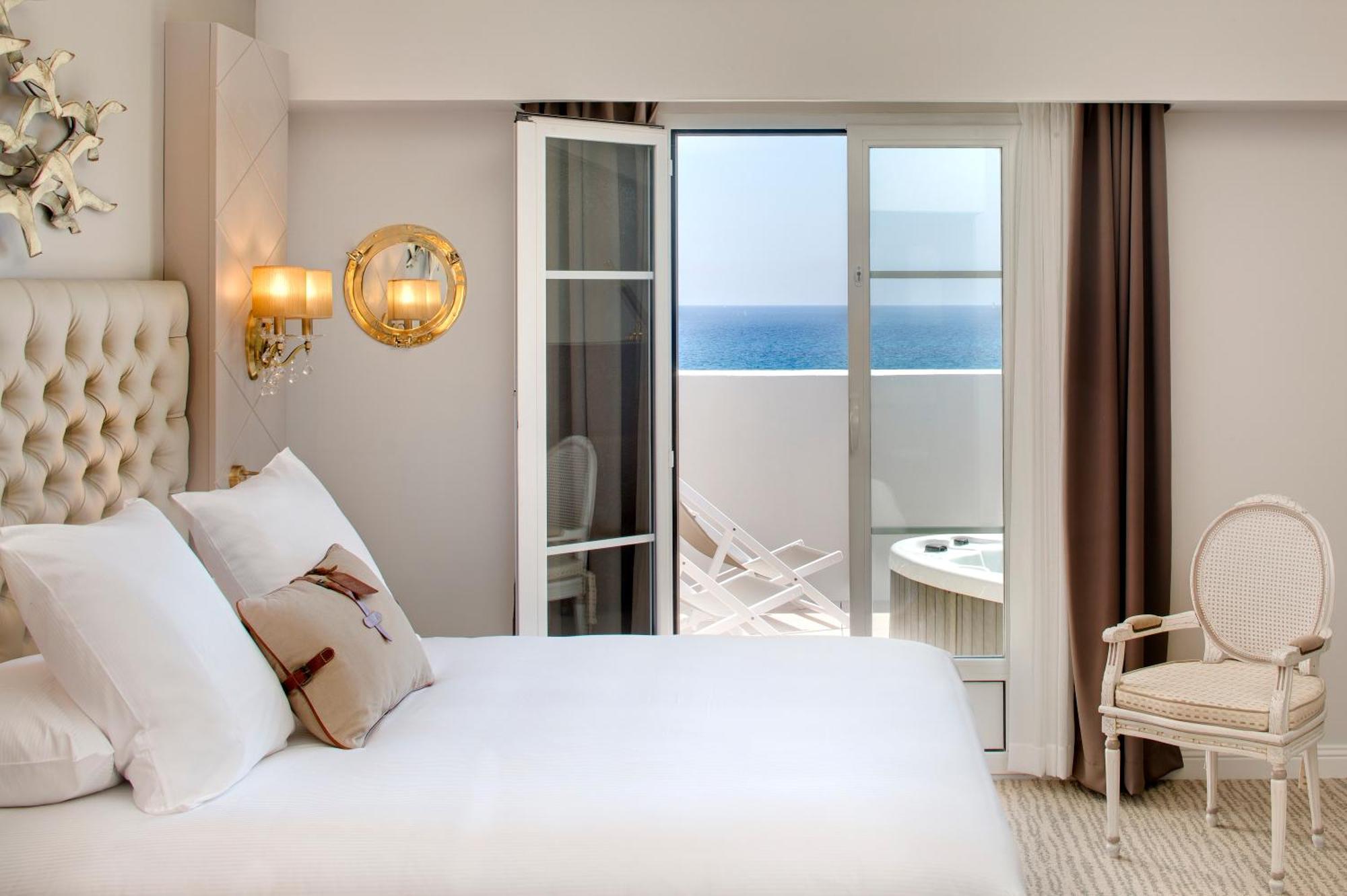 Grand Hotel Des Sablettes Plage, Curio Collection By Hilton La Seyne-sur-Mer Esterno foto