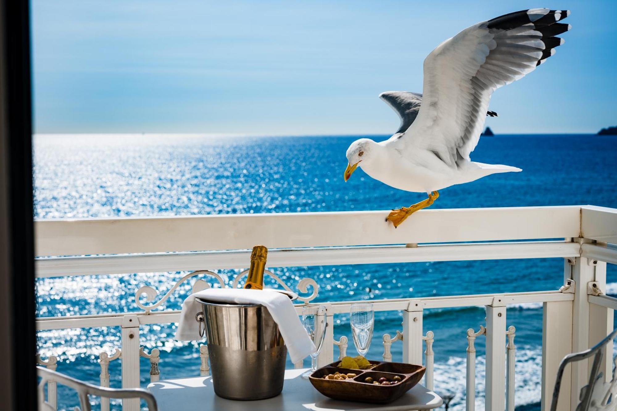 Grand Hotel Des Sablettes Plage, Curio Collection By Hilton La Seyne-sur-Mer Esterno foto