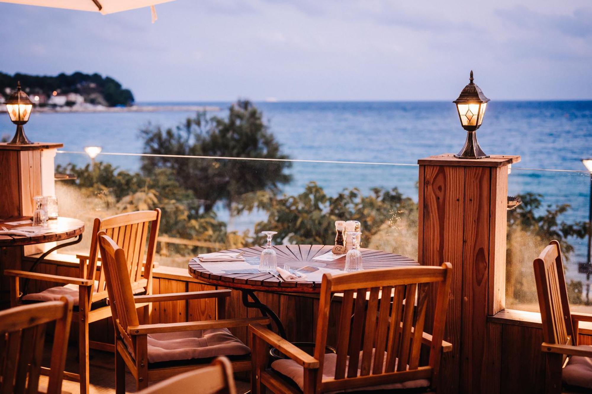 Grand Hotel Des Sablettes Plage, Curio Collection By Hilton La Seyne-sur-Mer Esterno foto